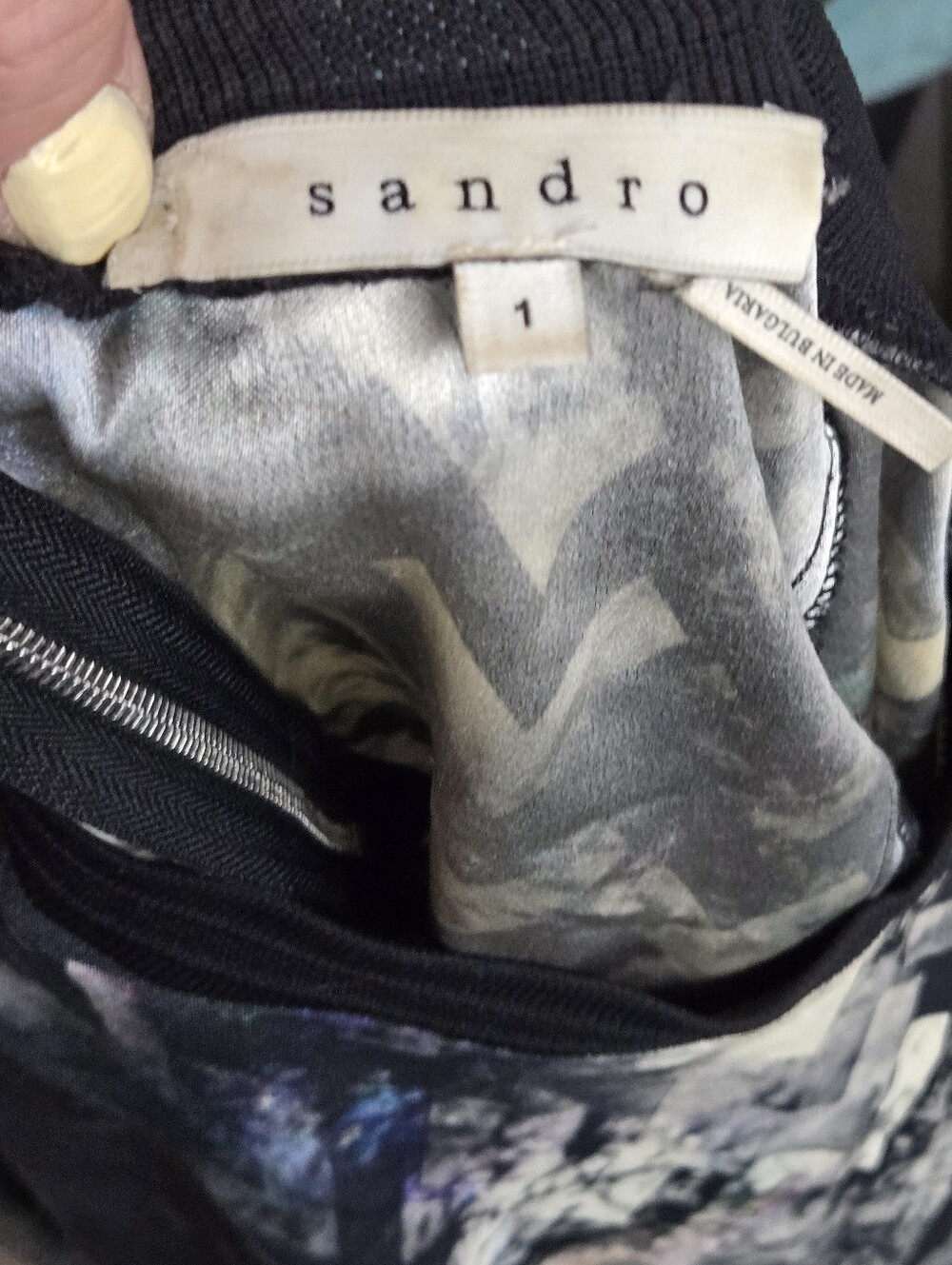Sandro Paris Sweatshirt Top Geometric Chevron Print Metallic Faux Leather Sz 1 - Picture 8 of 11